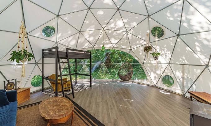 Kalama Apartment | Unique Riverfront Geo Dome