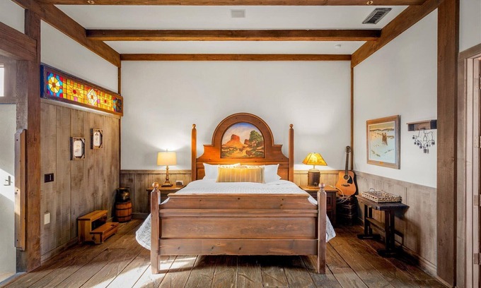 Oak Creek Villa | Enchanting Romantic Villa Near Bell Rock in Oak Creek