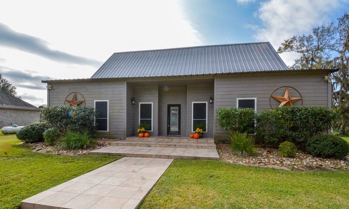 Brazoria House | Unique San Bernard River Escape With Pool