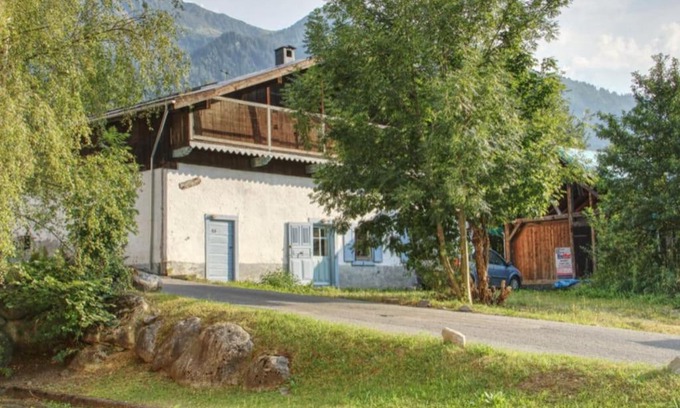 Les Houches Ski Chalet | Charming Savoyard Chalet: Perfect for Families & Pets