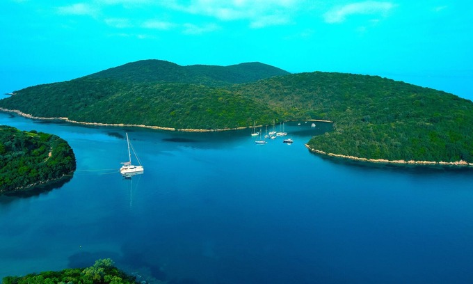 Sivota Apartment | Experience Unique Sea View with Oceanfront Amenities