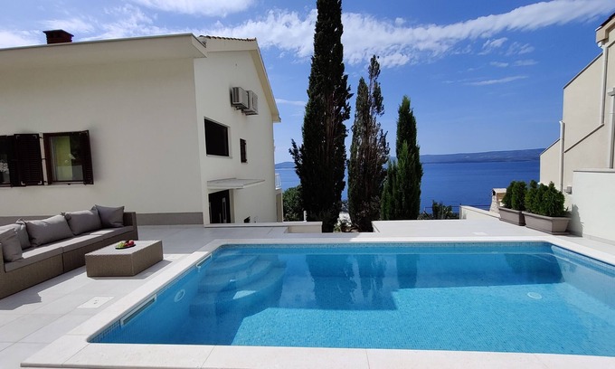 Pisak Villa | Exclusive Seafront Villa with Pool and Ocean Views