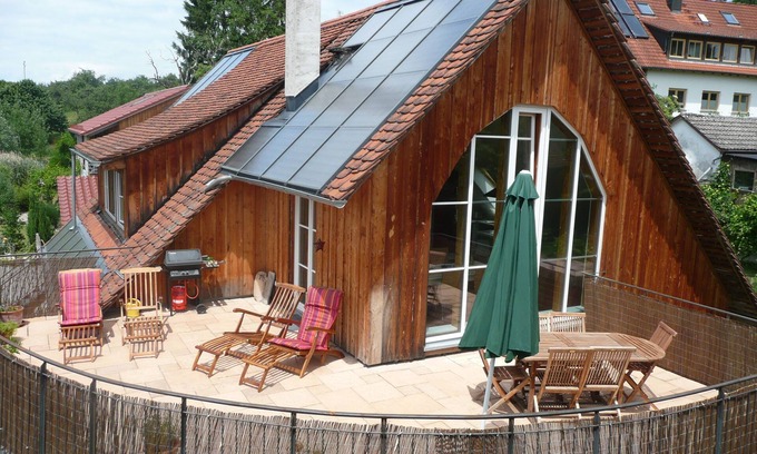 Salem Apartment | Eco-Friendly Apartment with Ocean Views - Rated 9.8/10