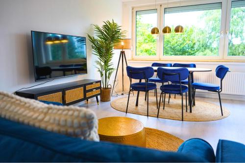 Huchting Apartment | unique - spacious for 5 - balcony - kitchen - WiFi