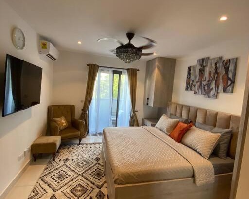 Accra Apartment | Unique Studio at The Lennox with Pool Access