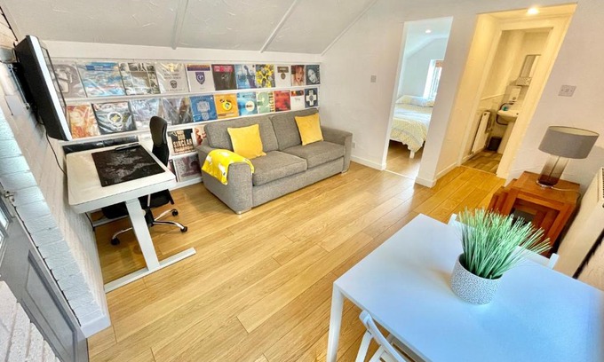 Prestwick Apartment | Pet-Friendly Ocean View Studio with Self Check-In