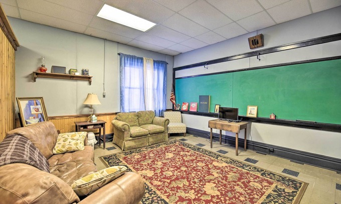 Wilcoe Apartment | Unique Suite in Renovated WV Schoolhouse with Spa & Breakfast