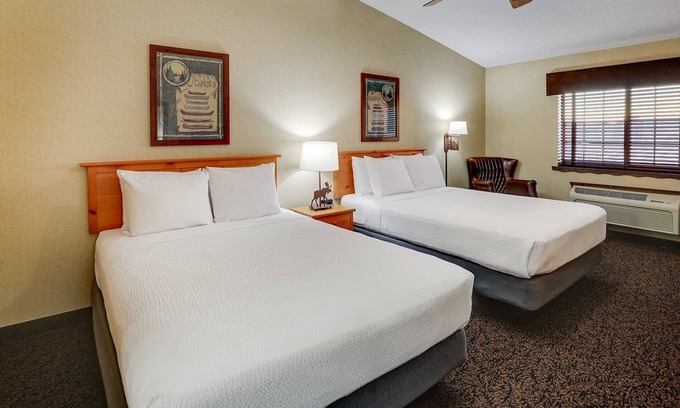 Moline Hotel | Unique Suites by the Mississippi River for a Relaxing Stay