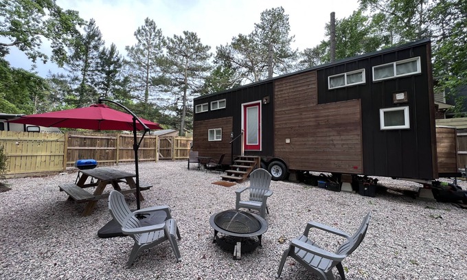 North Raleigh House | Unique Grizzly Tiny Home - Pet-Friendly, Highly Rated Stay!