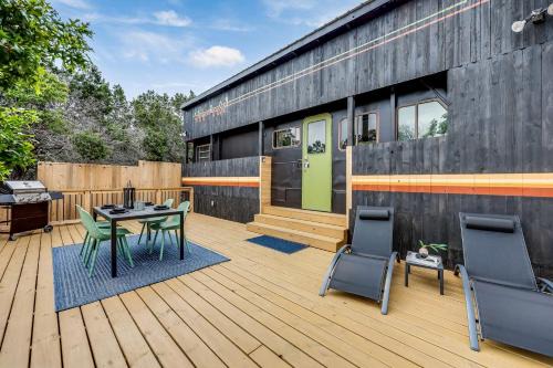 Leander House | Unique Tiny House with Hot-tub, Fire Pit and Hiking Trail in Leander, Texas