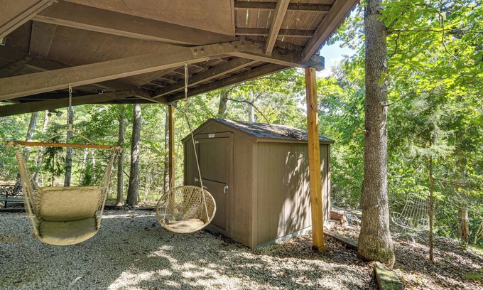 Village of Four Seasons Cottage | Unique Treehouse Hideaway Near Lake of the Ozarks