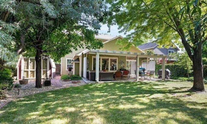 Boise House | Pet-Friendly Tuscan Style House in Boise - Rated 10/10