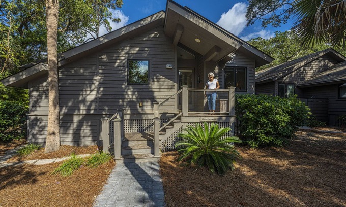 West Beach Cottage | Private Cottage with Ocean View near Beach - Rated 10/10