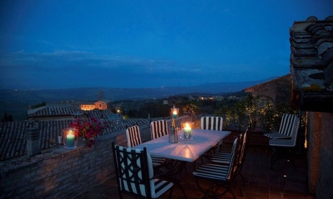 Montalcino Apartment | Indulge in Unique Views and Spa Amenities in Montalcino