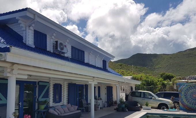 Quartier d Orleans House | Unique wooden house with swimming pool in the heart of Saint Martin