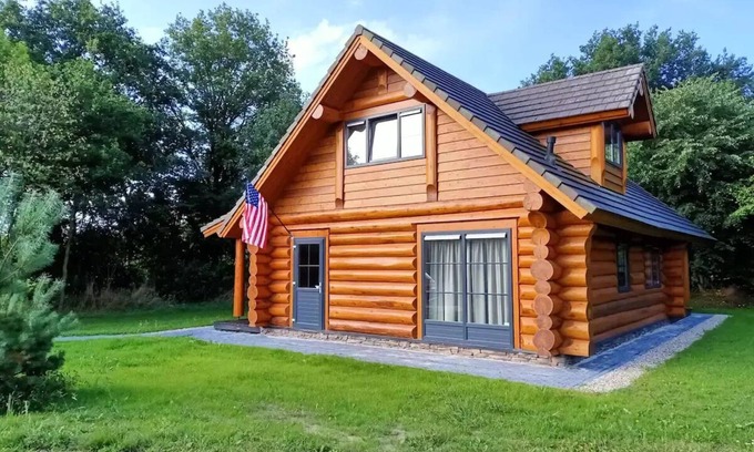 Linde Cabin | Unique Wooden Villa with Sauna and Spa in Twente