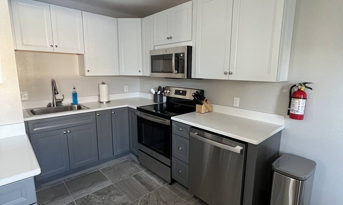 Cedar Falls Condo | Family-Friendly Duplex Just Steps from Main Street