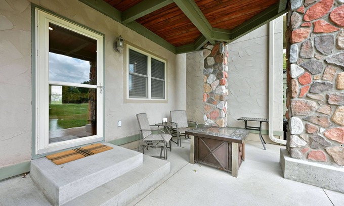 Birchwood Condo | Cozy 2 Bedroom Condo with Pool and Spa Amenities