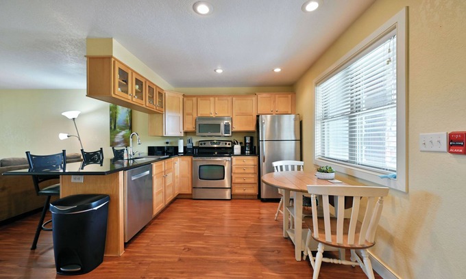 Birchwood Condo | Unit 109 2 Bdrm/2 BA
