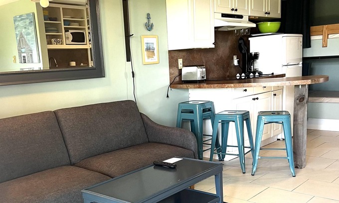 North Truro Condo | Cozy Oceanfront Studio with Pool & Guest Rated 10/10