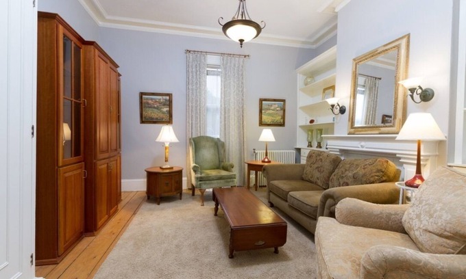 Fifth Ward Apartment | Cozy 1-Bedroom Retreat Near Beach & Mansion with Ocean View