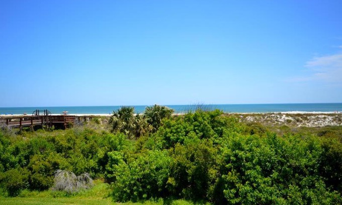 St. Augustine Beach House | Relaxing Retreat at Ocean & Racquet Resort - 4 Star Gem