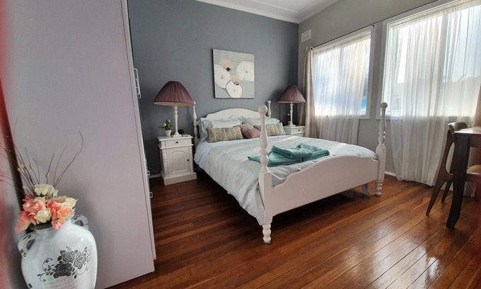 Cronulla Apartment | Relaxing Retreat Near Wanda Beach and Cronulla Golf Course