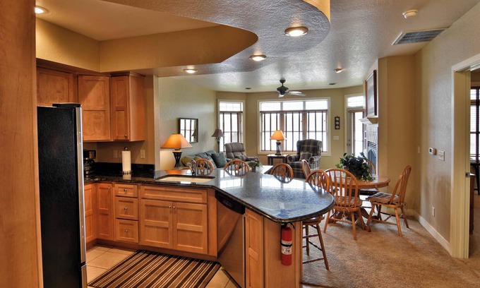 Birchwood Condo | Unit 411a: Top-Rated Condo with Pool and Spa Amenities
