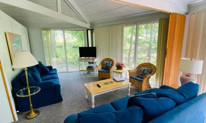 Village of Four Seasons House | Cozy Treetop Villa with Pool - Family Friendly Retreat