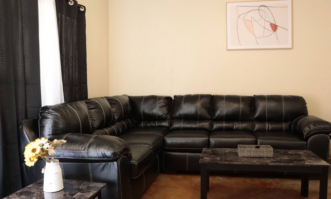Conway House | Unit B - Experience a Cozy 3-Bedroom Duplex Retreat