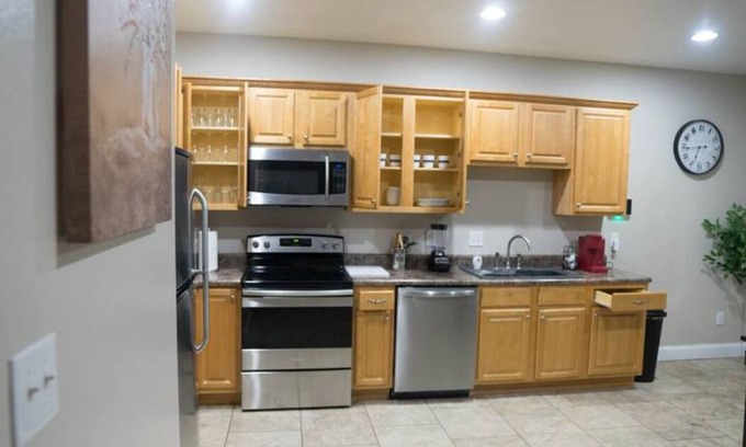 Kreole Apartment | Family-Friendly Retreat at Unit C with Breakfast Included