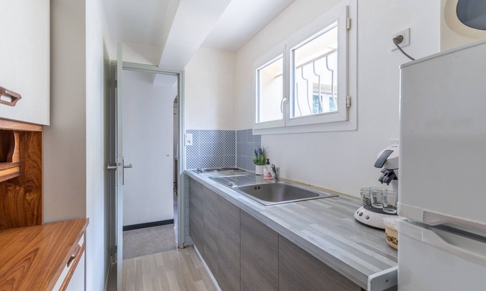 Pessac Apartment | Enjoy Univers Classique: Ground-Level Apartment with Terrace