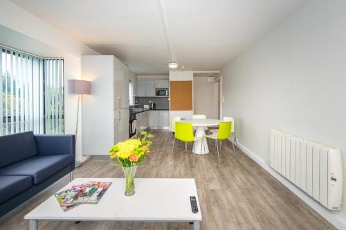 Cork Other | University Hall Apartments: Guest Rated 9/10 with Breakfast