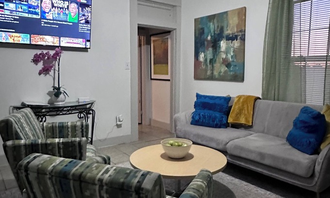 South Park Apartment | University home Cozy 2-bed great location safe hospital & UD nearby AC, WiFi