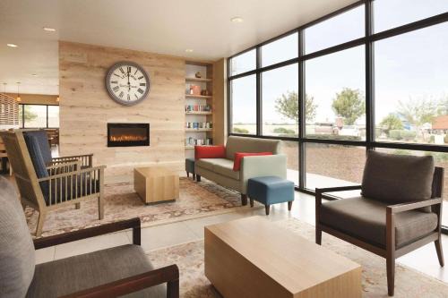 Dixon Hotel | Comfortable Stay at Country Inn & Suites, Dixon - UC Davis