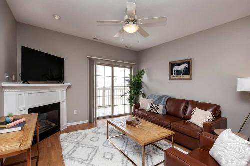 Ames Apartment | Inviting University Suite with Pool and Gym Access