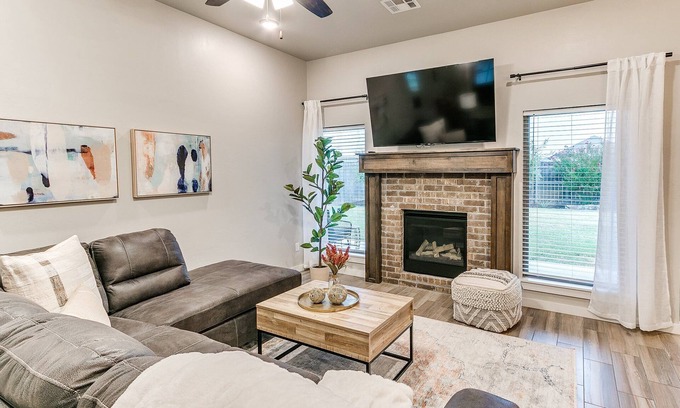 Wheatland House | Discover Your Family's Next Adventure: 4-Bed Retreat in Yukon