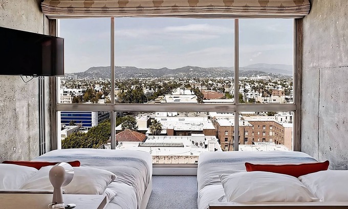 Wilshire Center House | Discover Adventure: Comfortable Units with Pool & Pets Welcome