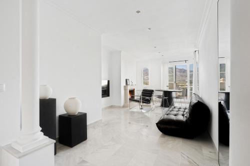 Nueva Andalucia Apartment | Unmatched Location, Breathtaking Views, Garage