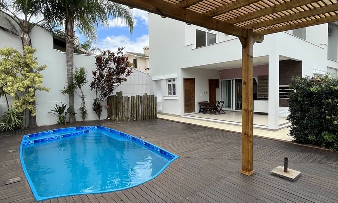Garopaba House | Inviting House with Pool and Spa - Guest Rated 9.6/10