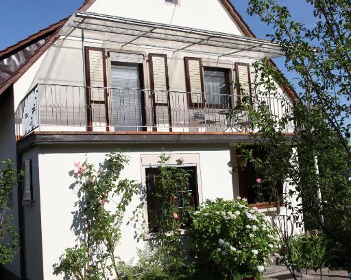 Stein Apartment | Family-Friendly Stay at Unnerm Keeshawwe - Rated 8/10