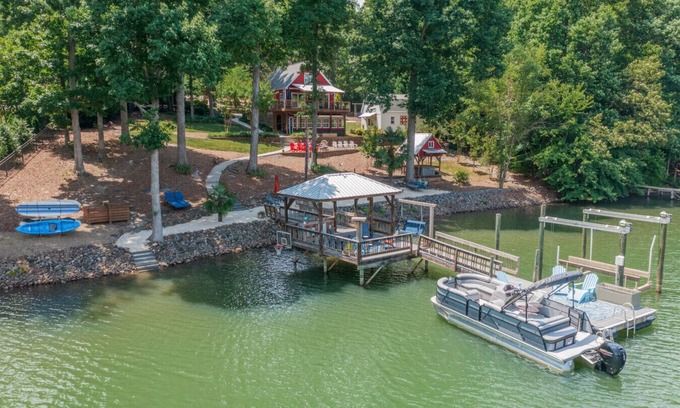 Mayhew Apartment | Unparalleled Outdoors Awaits!