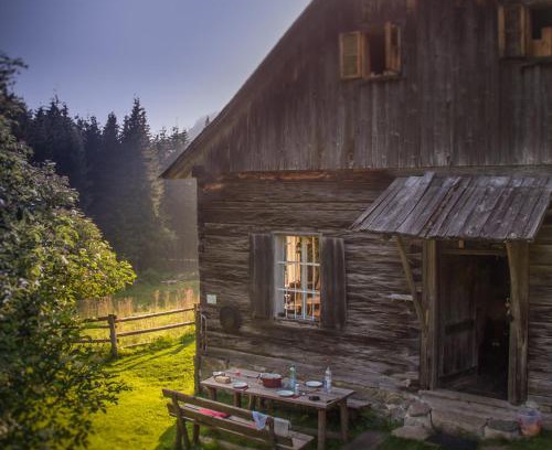 Bad Sankt Leonhard im Lavanttal Ski Chalet | Unplugged Almhütte Waldbauer: 10/10 Guest Rated Retreat