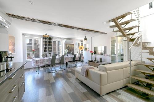 Metz-Centre – Ancienne Ville Apartment | Family-Friendly UnSejourAmetz-fr Meublés in Ossons