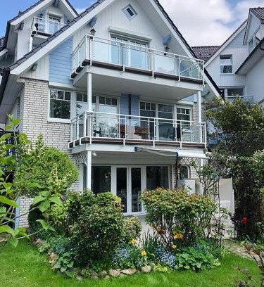Timmendorfer Strand House | Discover Unser Sommerhaus: 4-Star Oceanfront Escape