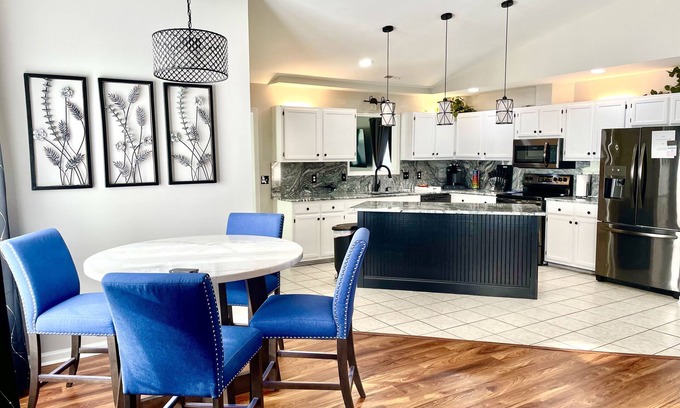 Greensboro House | Uncover Hidden Gems at Serendipity: 10/10 Guest Rated!