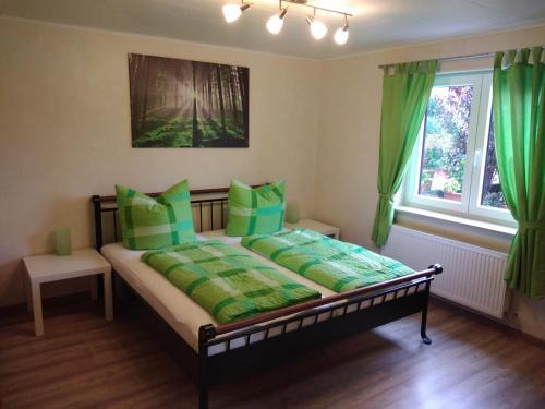 Ahorn Apartment | Family-Friendly Untere Ferienwohnung Asshoff in Ahorn