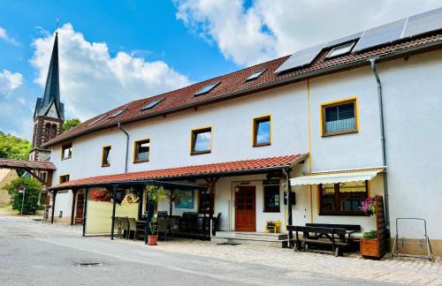 Neuenhof Apartment | Cozy Monteur- und Ferienwohnung Ela with Hot Tub & Breakfast