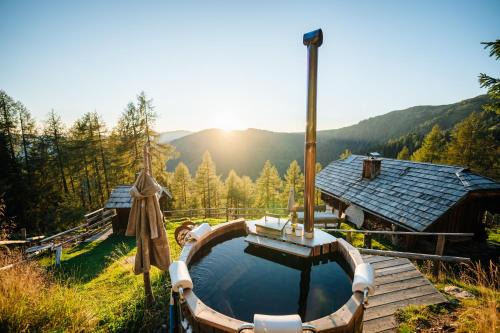 Arriach Ski Chalet | Experience Unterkircher Chalet: 4-Star Retreat with Dining