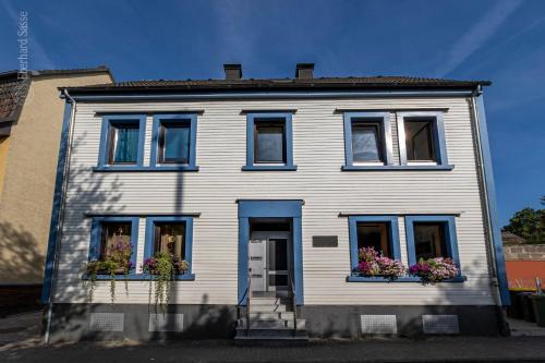 Schwerte Apartment | Top-Rated Family Getaway at Unterm Dach in Schwerte